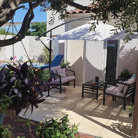 Le Petit Coin De Provence Bed and Breakfast Beaucaire  Εξωτερικό φωτογραφία